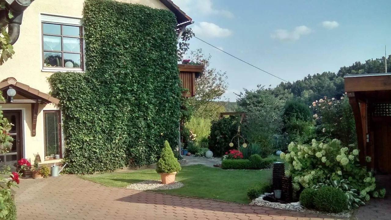 Apartment Mit Gartenblick Eckersdorf Germany